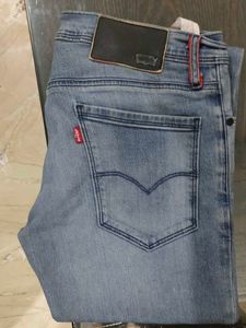 We Are Selling Levi's Pant ( Original)
