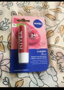 Nivea Sealed Lip Balm