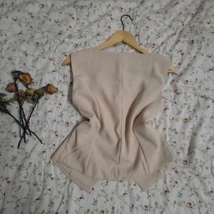 ✨ Elegant Beige Structured Top