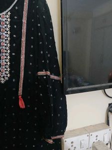 Fashor Embroided Kurti Black