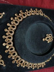 Necklace Set With Earing And Teeka