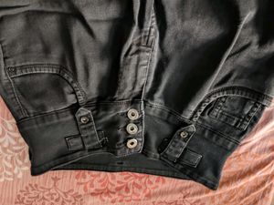 Women Slim Mid Rise Black Jeans