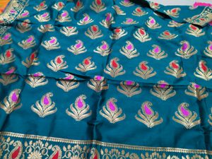Elegant Teal Banarasi dupatta