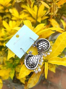 Peacock pearl earrings