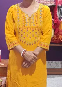 Women Pure Cotton Embroidered Straight Kurta