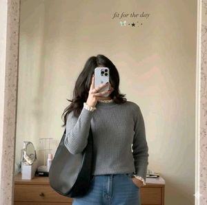 Imported Pullover 🩶