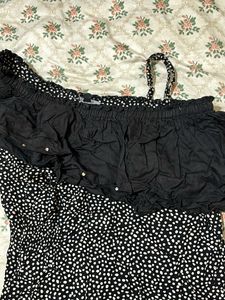 Chic Black &amp; White Top