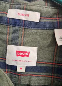 Levi&#39;s Olive Checked Shirt [PRICE NEGOTIABL