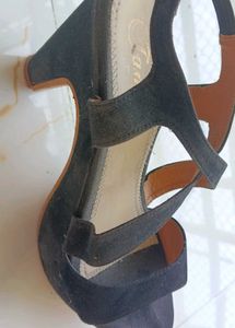 Stylish Black heels 🖤👠