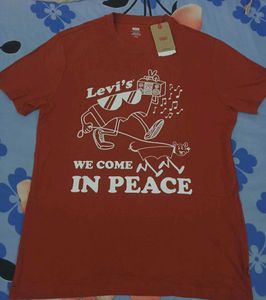 LEVI&#39;S Tshirt For Men (Size-M) New With tag