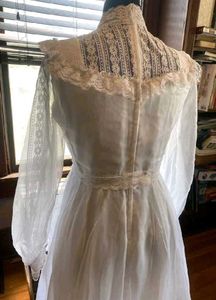 Lace Vintage Wedding Dress/ Gown