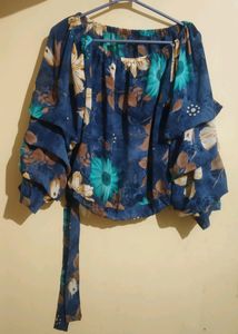 Half Shoulder Top With Sight Knots