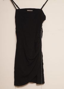 Body cone black party dress with side silver chai