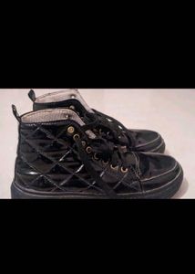 Women Black Boots