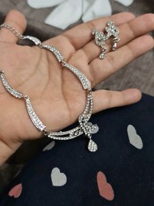 Nackless Set Totally New