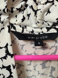 Patterned Short Sleeve Top