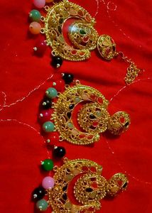 Multicolored Mangtika With Earings Perfect For Al