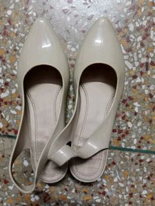 Elegant Beige Ballerinas
