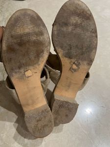 Kalaniketan - Ethnic Gold Kolhapuri Heels