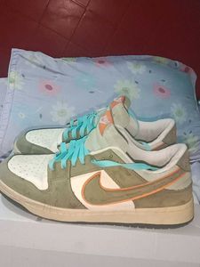 Nike Dunk Low Sneakers