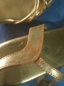 Price Drop💥💥 ZUDIO Golden Heels💥💥Only Today