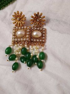 Green Beaded Jewelry Set