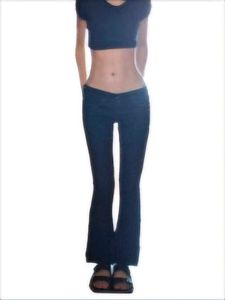 Black Levi&#39;s jeans (Low rise)