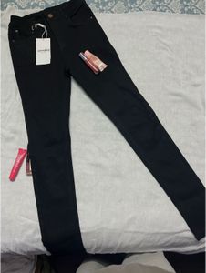 Stylish Black Skinny Jeans