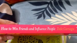 How to Win Friends and Influence People Book(Dale Carnegie)