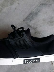 Black Casual Sneakers