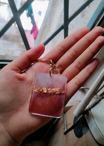 Resin Dual Shade Keychain With Golden Touch