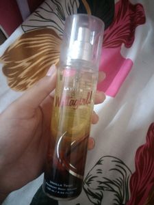 Layer Wottagirl Vanilla Twist Body Splash