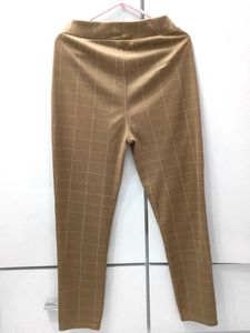 Beige Plaid Pants Like New.