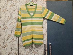 Striped V-Neck Sweater Like top