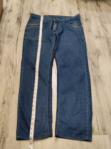 Ma2098 V3 jeans waist 34 inches