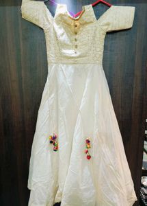 A imple But Elegant Frock Kurta Looks Likea Gown