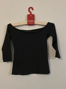 Off Shoulder Basic Black Top