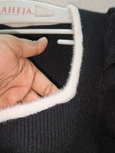 Chic Black &amp; White Top