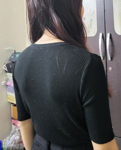 V Neck Fitted Black Top