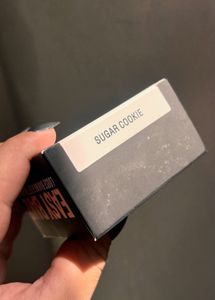 Huda Beauty Easy Bake Setting Powder:-Sugar Cookie