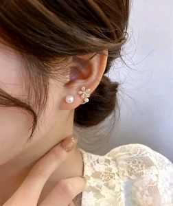 2 Korean Studs Pearl Earrings🌷