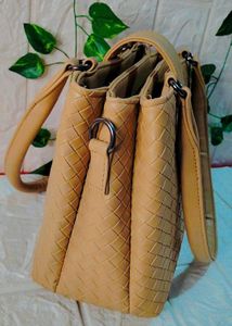KISH Brand Hand Bag 🛍️