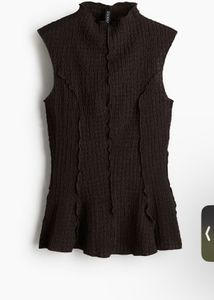H&M textured peplum top
