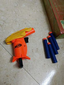Nerf Gun With 4 Bullets