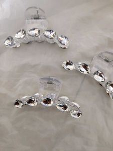 Korean Diamond Clutcher