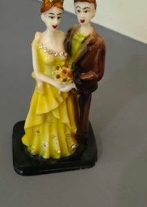 Couple Showpiece