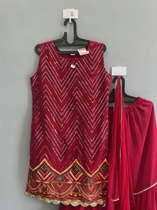 Red Embroidered Kurta Set (L)