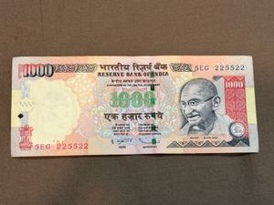 1000 Rs Signed By D Subbarao Mirror Number225522
