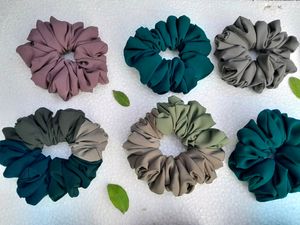 Set of 12 Scrunchies 💞