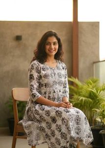 Elegant Floral Print Kurta